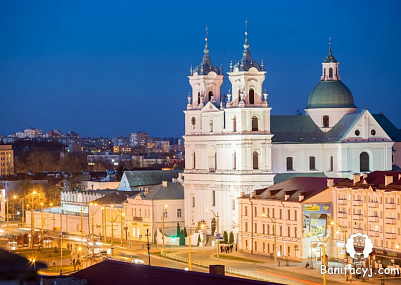 Кафедральный костел Святого Франциска Ксаверия и бывший монастырь иезуитов