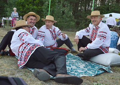 На Ивана на Купала красна девица гадала